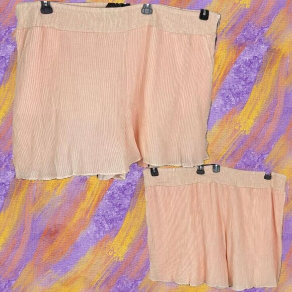 Torrid Plus 6 Peach Coral Lined Shirred Stretch Waistband Pockets Pull-On Short - Picture 1 of 5